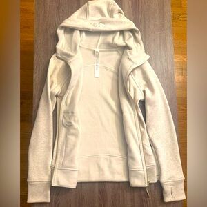 Lululemon Scuba full zip hoodie plush. Heathered Bone with gold zipper. Size 6